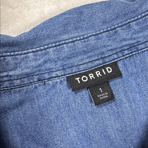 Torrid Womens Lightweight‎ Chambray Coastal Cowgirl Western Button Up Shirt 1X - Picture 6 of 8